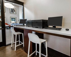 Comfort Suites East