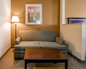 Comfort Suites East