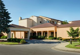 Courtyard Louisville East