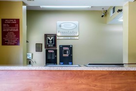Econo Lodge Louisville
