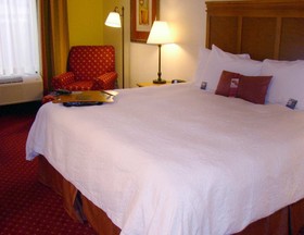 Hampton Inn & Suites Louisville East