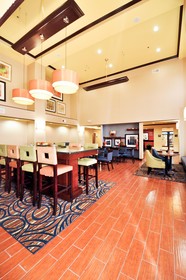 Hampton Inn & Suites Louisville East