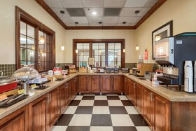 Hampton Inn Louisville Northeast