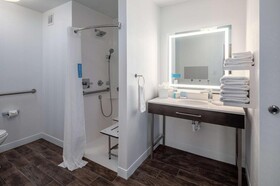 Hampton Inn Louisville Northeast