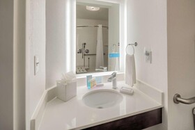 Hampton Inn Louisville Northeast