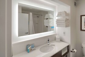 Hampton Inn Louisville Northeast