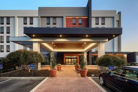 Hampton Inn Louisville Northeast