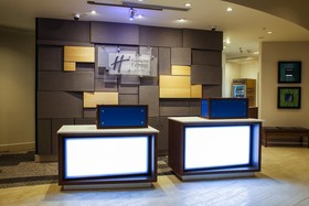 Holiday Inn Express & Suites Louisville Downtown