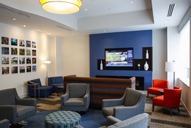 Holiday Inn Express & Suites Louisville Downtown