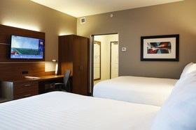 Holiday Inn Express & Suites Louisville Downtown