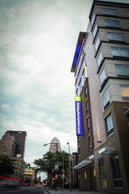 Holiday Inn Express & Suites Louisville Downtown