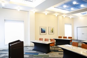 Holiday Inn Express & Suites Louisville Downtown