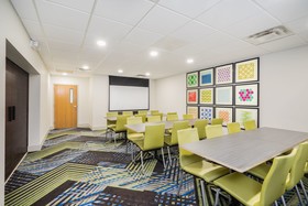 Holiday Inn Express & Suites Louisville East