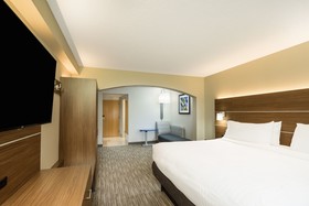 Holiday Inn Express & Suites Louisville East