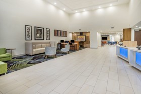Holiday Inn Express & Suites Louisville East