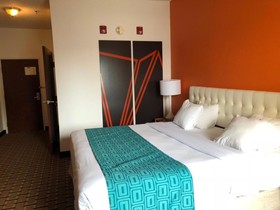 Howard Johnson by Wyndham Airport