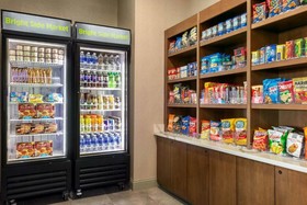 La Quinta Inn & Suites by Wyndham Louisville NE/Old Henry Rd