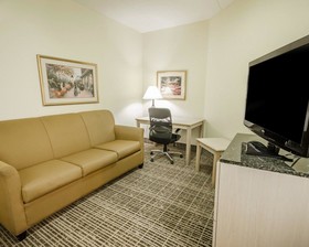 Clarion Pointe Louisville East