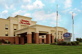 Hampton Inn & Suites Madisonville