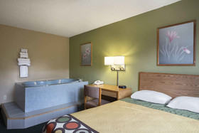 Super 8 by Wyndham Mayfield