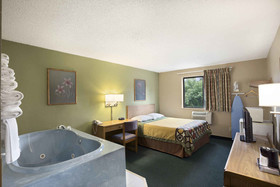 Super 8 by Wyndham Mayfield