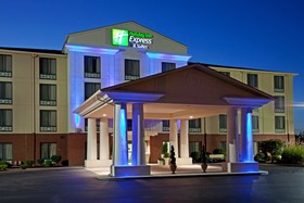 Holiday Inn Express & Suites Murray