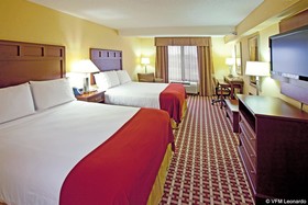 Holiday Inn Express & Suites Murray