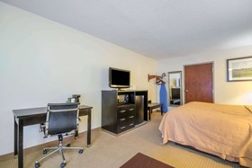 QUALITY INN RUSSELLVILLE