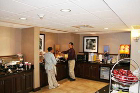 Hampton Inn & Suites Alexandria