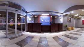 Holiday Inn Express Hotel & Suites Alexandria