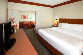 La Quinta Inn & Suites by Wyndham Alexandria Airport