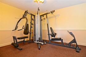 Royal Inn & Suites