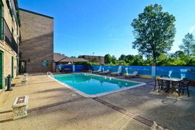 Royal Inn & Suites