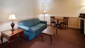 Royal Inn & Suites
