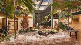 Royal Inn & Suites