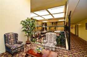 Royal Inn & Suites