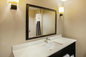 La Quinta Inn & Suites by Wyndham Baton Rouge Denham Springs