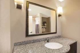 La Quinta Inn & Suites by Wyndham Baton Rouge Denham Springs