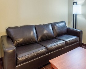 Comfort Suites