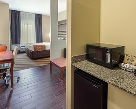 Comfort Suites