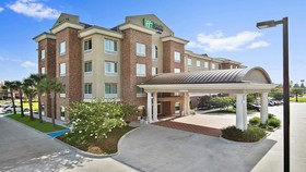 Holiday Inn Express & Suites Gonzales
