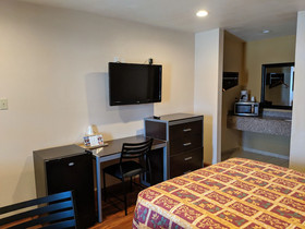 Colonial Inn