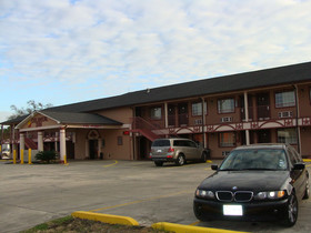 Colonial Inn