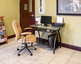 Comfort Suites