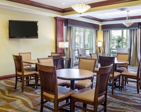 Comfort Suites