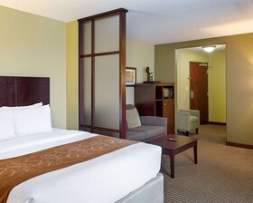 Comfort Suites