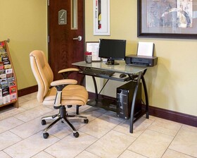Comfort Suites