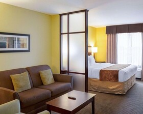 Comfort Suites