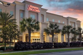 Hampton Inn & Suites Harvey