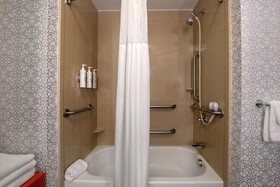 Hampton Inn & Suites Harvey